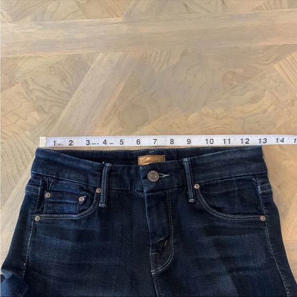 Mother the looker jeans 25 in dark wash: Coffee, tea or me? - Picture 13 of 16